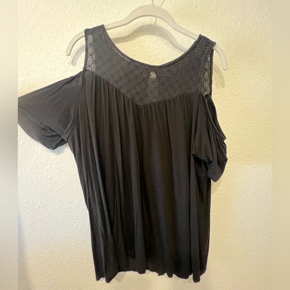 Cold shoulder blouse torrid - Picture 5 of 5